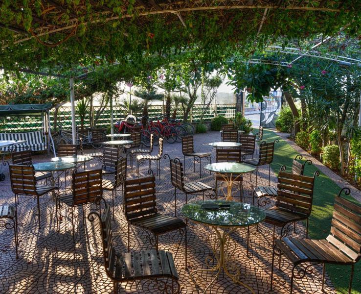 Hotel Vela Velo Club Весте Екстериор снимка